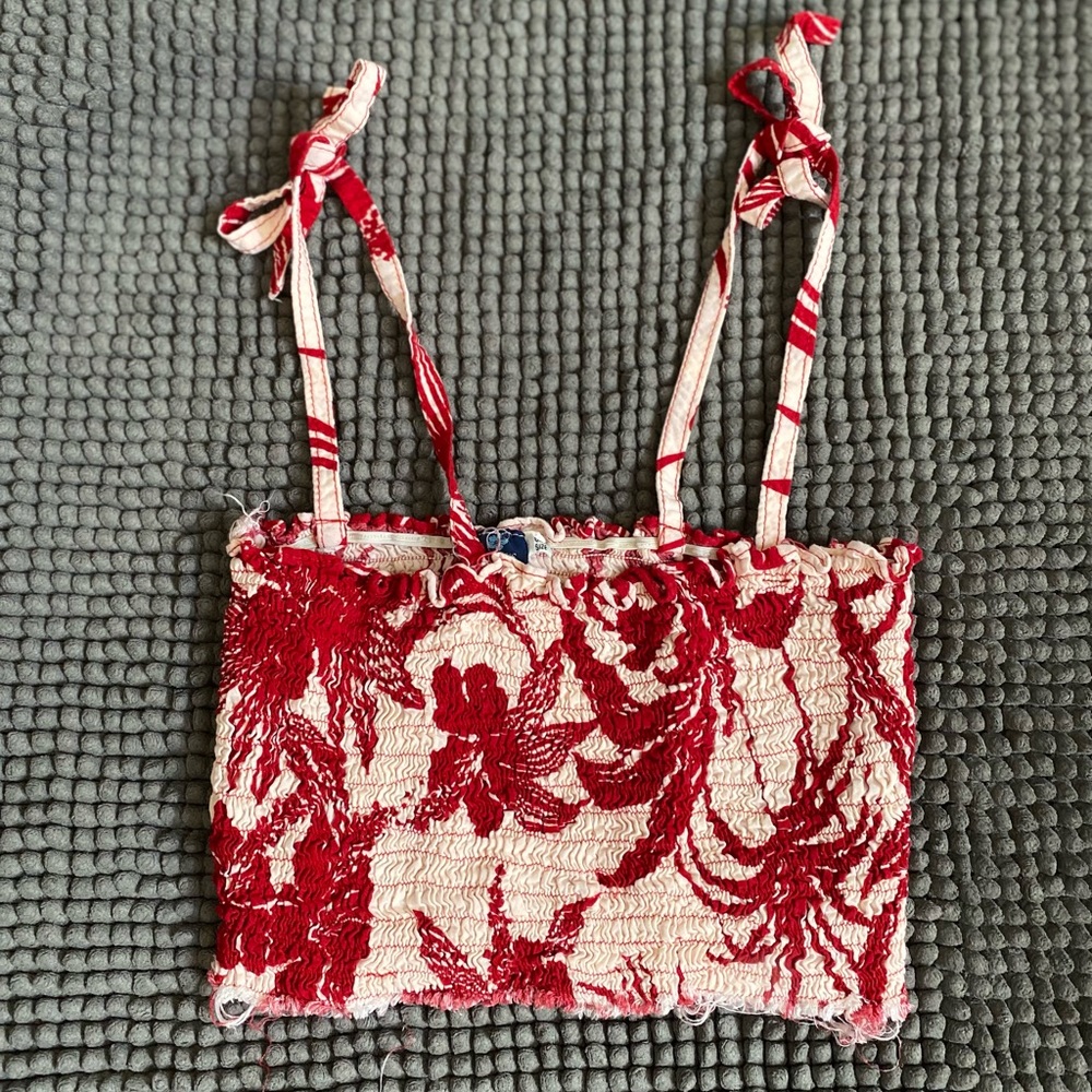 Red Hawaii crop top one size